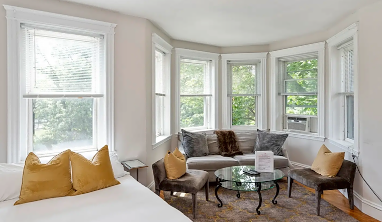 What apartments will $2,600 rent you in Kenmore, this month?