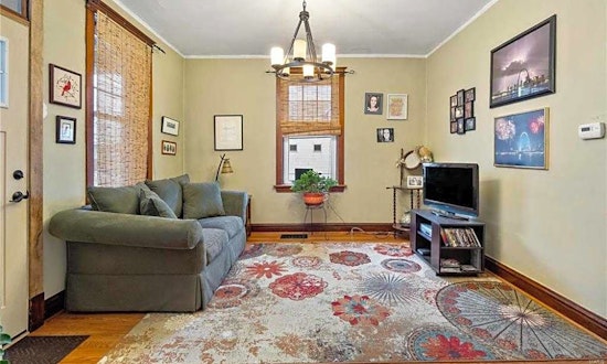 What apartments will $1,100 rent you in Bevo Mill, today?