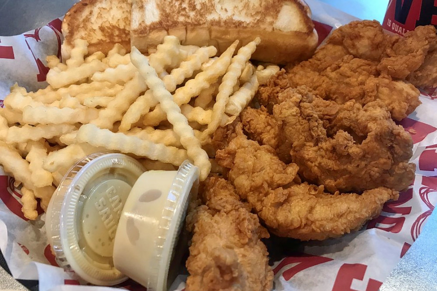 Raising Cane's first chicken restaurant in Tampa Bay to open