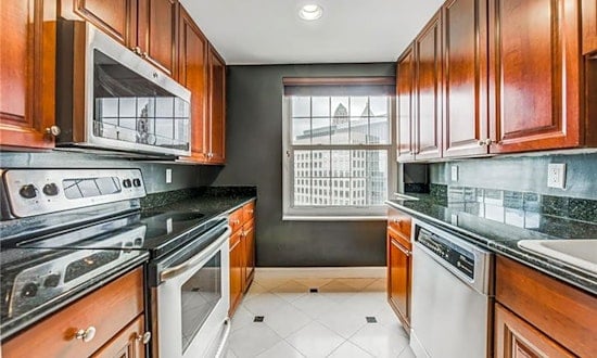 What apartments will $2,500 rent you in Midtown, right now?