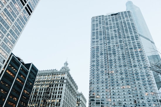 Top Chicago news: Man shot by liquor store security guard; Kanye West to hold Sunday Service; more