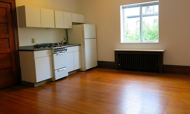 What apartments will $1,100 rent you in Friendship right now?