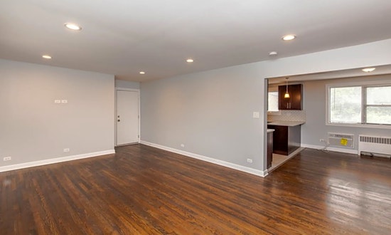What apartments will $1,600 rent you in Rogers Park, this month?