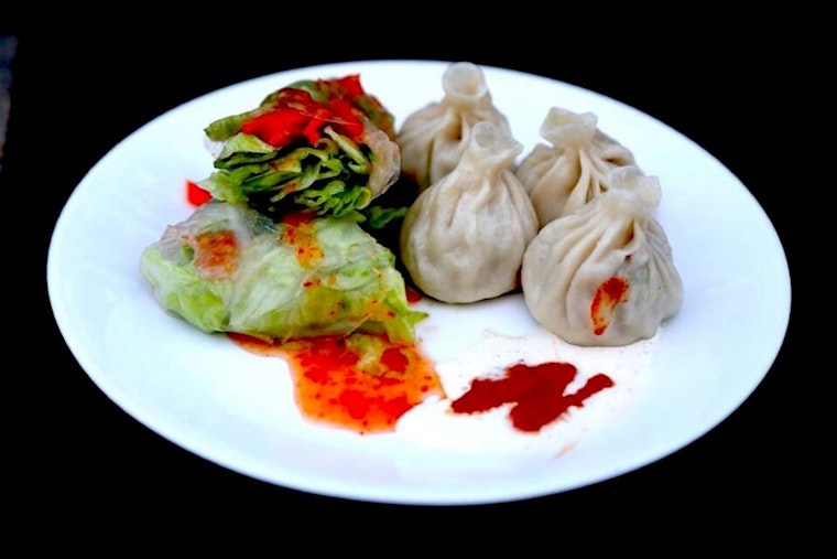 Street eats: Mom's Momo food truck serves up dumplings and other Tibetan fare