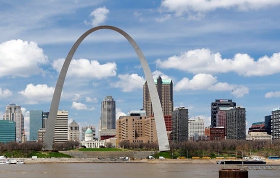 Top St. Louis news: 2 moms, daughters, killed in crash on way to tournament; cop shot in torso; more