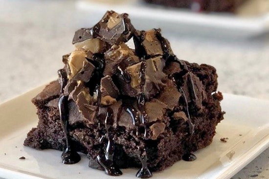 New Cinnaholic location opens in Lavaca