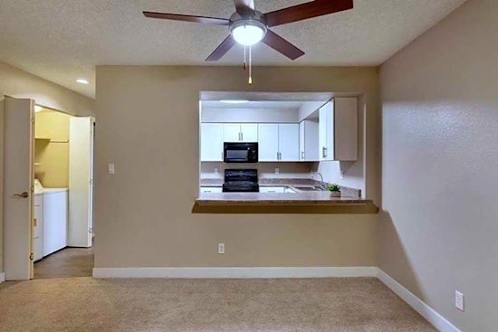 What apartments will $800 rent you in Encanto, right now?