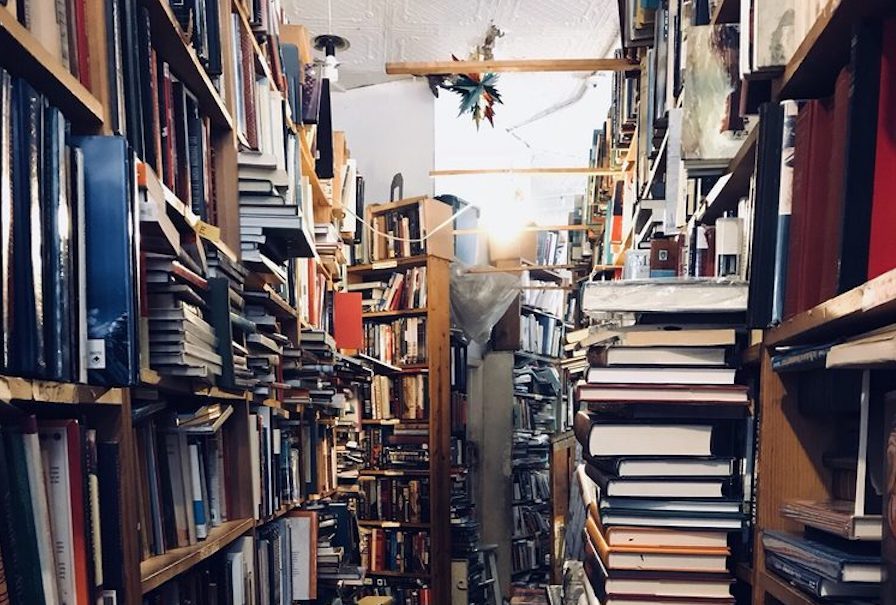 Check out 4 favorite affordable bookstores in Chicago