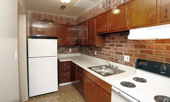 What apartments will $800 rent you in Eagledale right now?