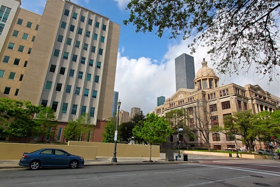 Top Houston news: 7 injured in flea market shooting, man charged; several apartments damaged in fire