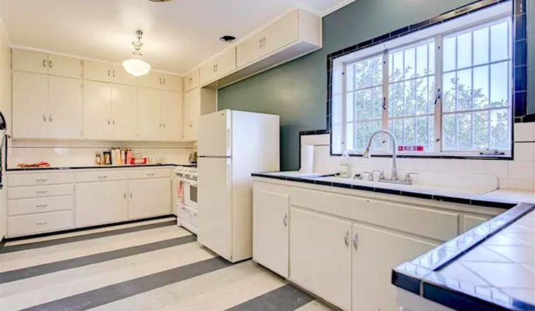 Las Vegas' swankiest cribs for rent right now