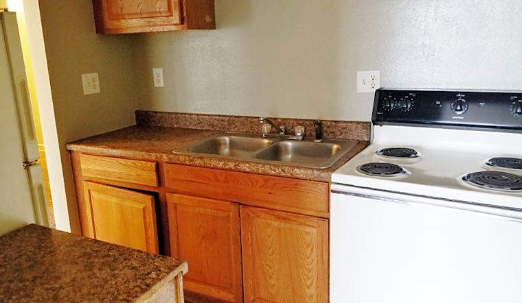 What apartments will $1,100 rent you in North Aurora, today?