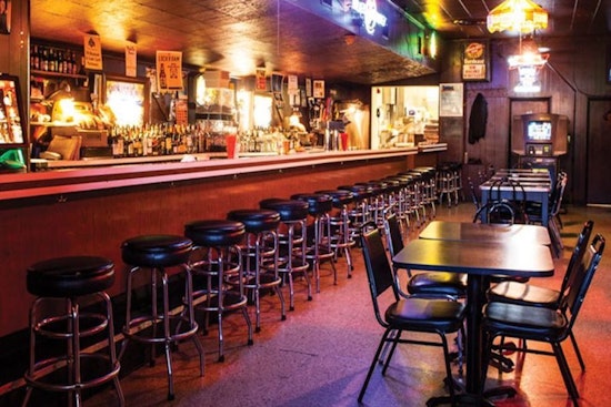 Explore 4 top inexpensive bars in Minneapolis