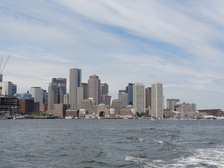 Top Boston news: 5 best homebuying apps; driver in critical condition in area hospital after crash