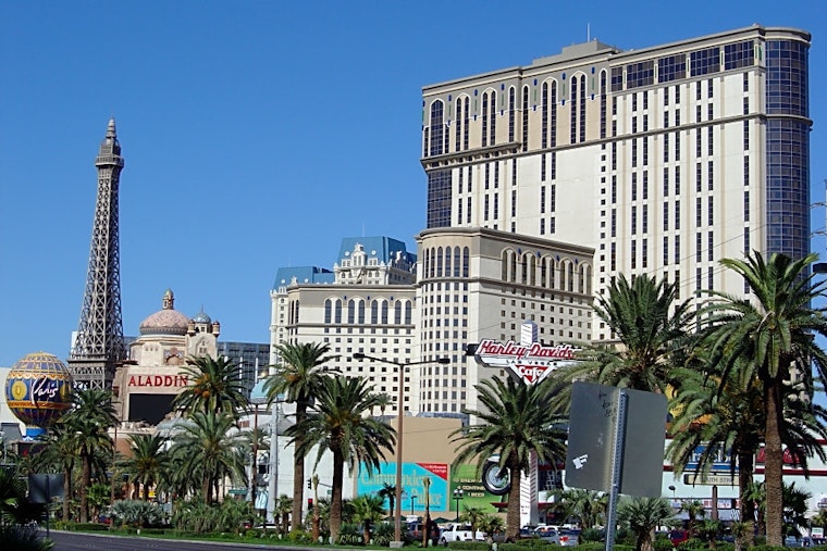 Top Las Vegas news: Man hit by car in critical condition; Garth Brooks to play Allegiant; more