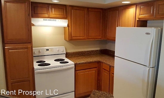 What apartments will $1,100 rent you in South Semoran, today?