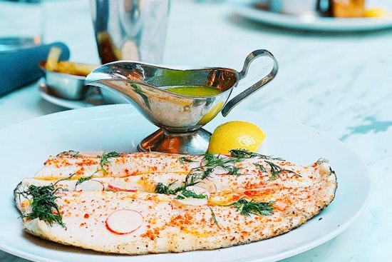 Explore the 4 top spots in Chicago's Gold Coast neighborhood