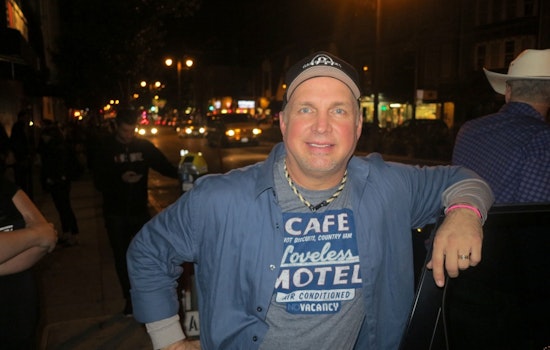 Garth Brooks Makes Surprise Divisadero Appearance