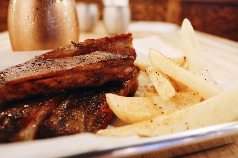 Iron Lotus Smokehouse opens in Lincoln Park