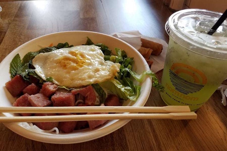 Your guide to the 4 most popular spots in Aurora's Jewell Heights neighborhood