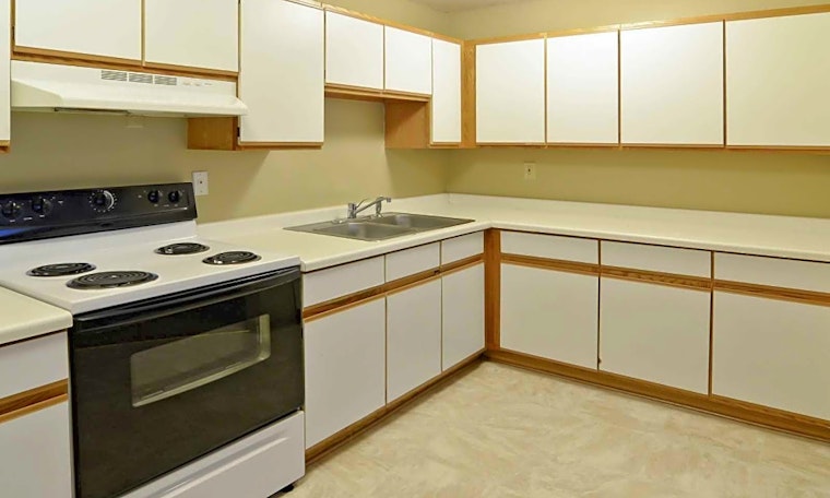 What apartments will $900 rent you in Greater Eastside, today?