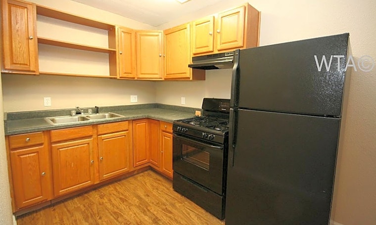 What apartments will $1,300 rent you in Upper Boggy Creek, right now?