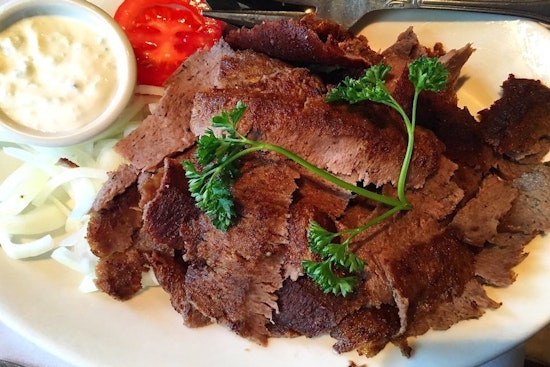 Your guide to the 4 most popular spots in Chicago's Greektown neighborhood