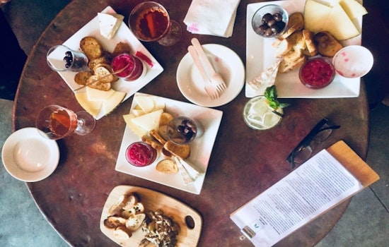 Check out 3 favorite cheap lounges in Philadelphia