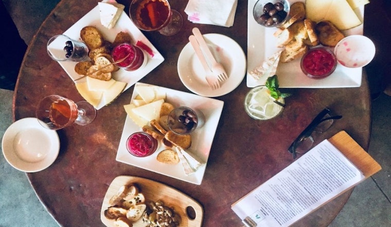 Check out 3 favorite cheap lounges in Philadelphia