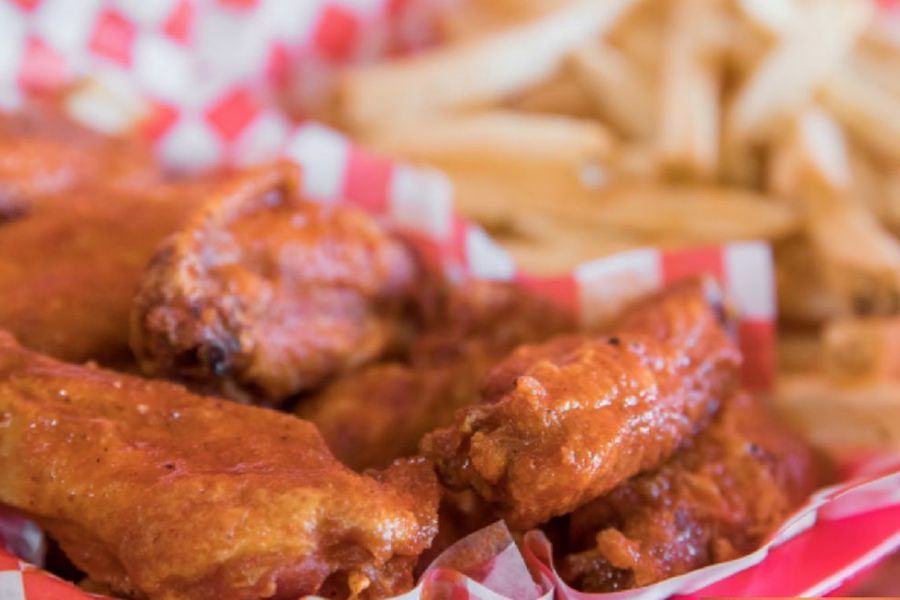 Long Beach's 3 best spots for inexpensive chicken wings