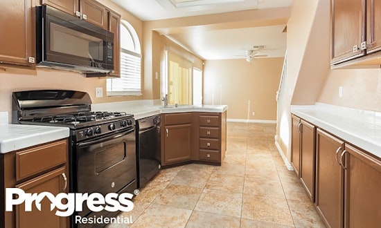 What apartments will $1,700 rent you in Lone Mountain, today?