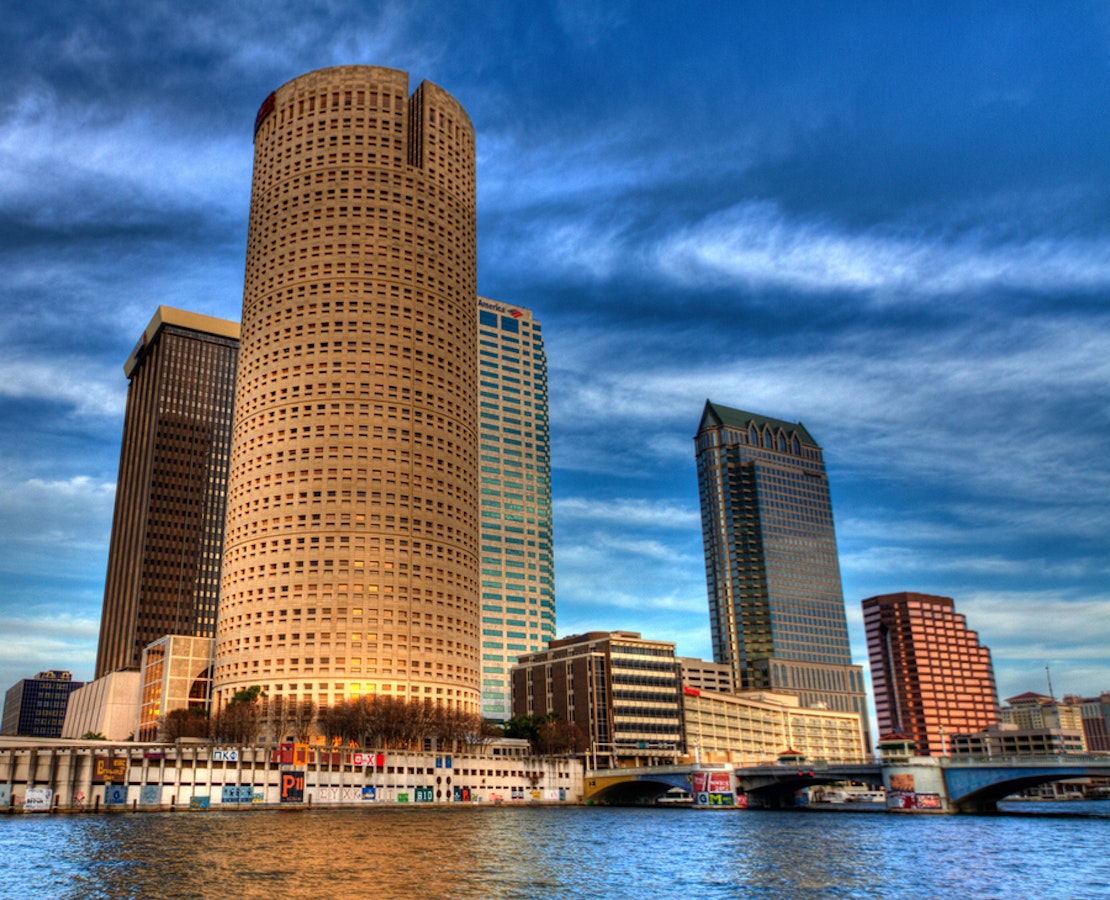 Top Tampa news: Mayor orders restaurants to limit capacity, close by 10 p.m.; free daily courses