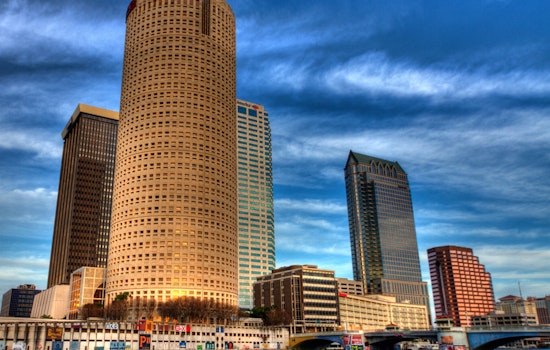 Top Tampa news: Mayor orders restaurants to limit capacity, close by 10 p.m.; free daily courses