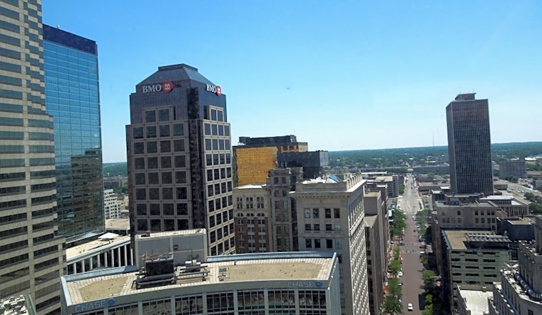 Top Indianapolis news: Two-thirds of school districts closing; bars, restaurants halt dine-in; more