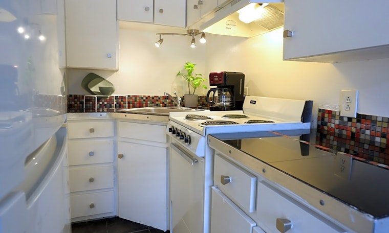 What apartments will $800 rent you in Central Arlington, today?