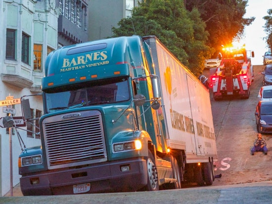 Moving Truck Stuck For 10 Hours On Waller And Alpine
