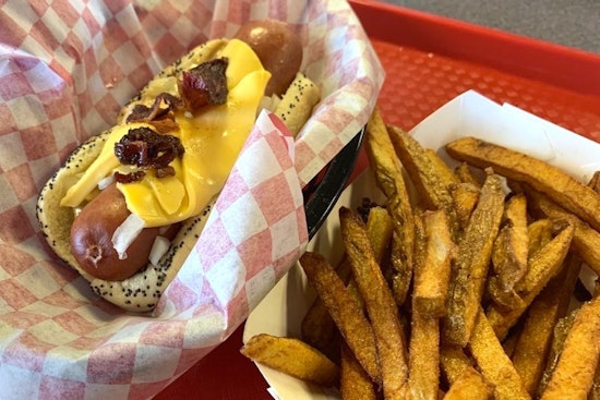 4 top spots for hot dogs in Indianapolis