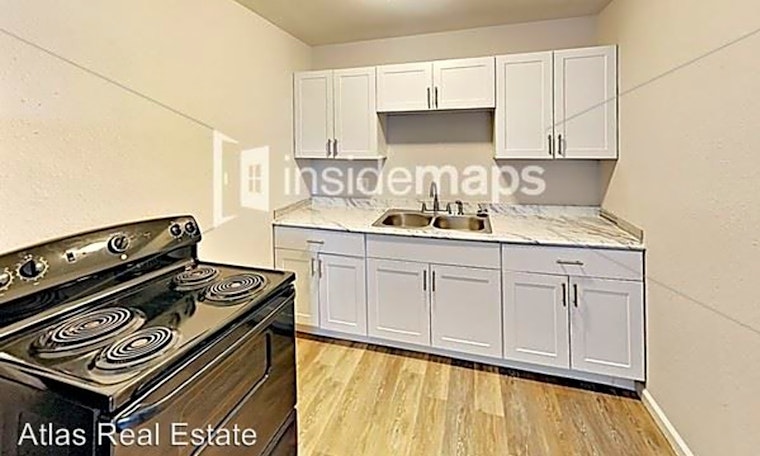 Renting in Aurora: What's the cheapest apartment available right now?