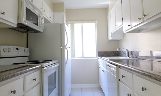 The cheapest apartments for rent in Beverly Grove, Los Angeles