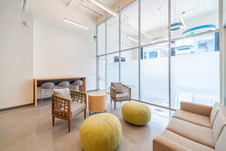 The 3 best office furniture and equipment spots in Santa Ana