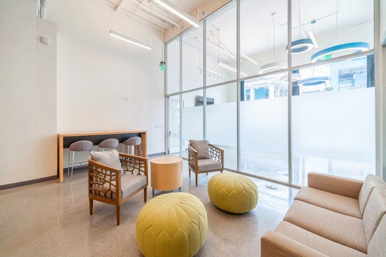 The 3 best office furniture and equipment spots in Santa Ana
