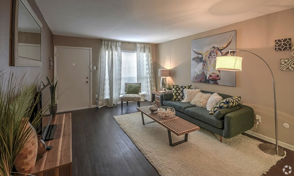 The cheapest apartments for rent in Mid West, Houston