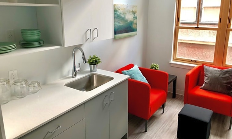 What apartments will $1,200 rent you in Goose Hollow today?