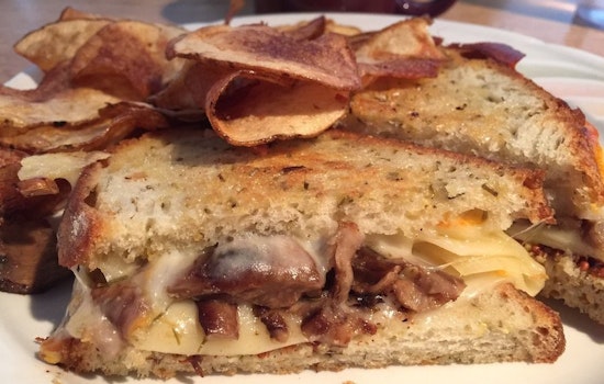 Explore 3 favorite low-priced diners in Cleveland