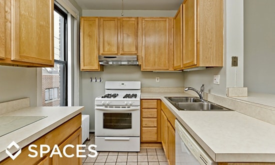 What apartments will $2,000 rent you in the Gold Coast, this month?