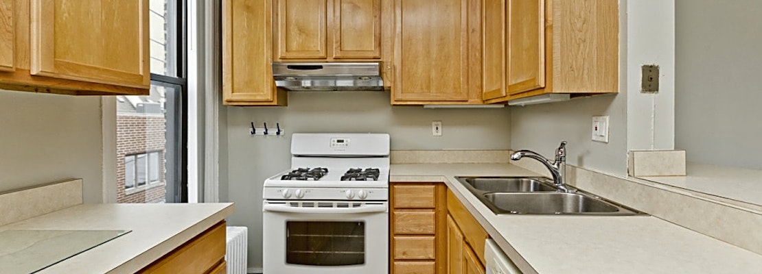 What apartments will $2,000 rent you in the Gold Coast, this month?
