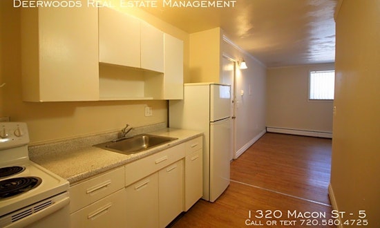 Budget apartments for rent in Delmar Parkway, Aurora
