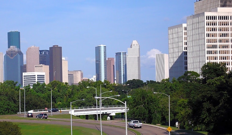 Top Houston news: 901 area cases of COVID-19; police officers will wear masks and gloves; more