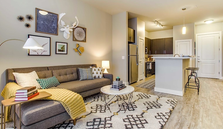 What apartments will $1,300 rent you in Oak Lawn, today?