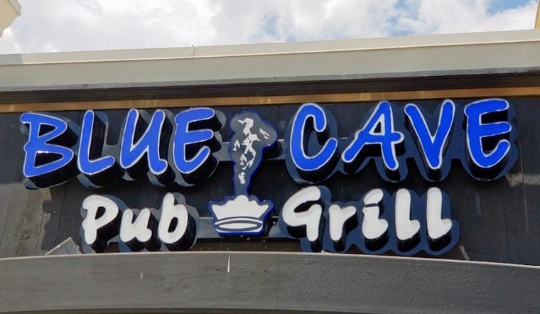 Sports bar Blue Cave brings bites and booze to Ballantyne
